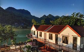 Bungalow (400 m²), 4 Schlafzimmer und 5 eigene Badezimmer in Phong Nha